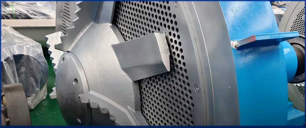 Open rotor and screen basket product detail on an outflow pressure screen