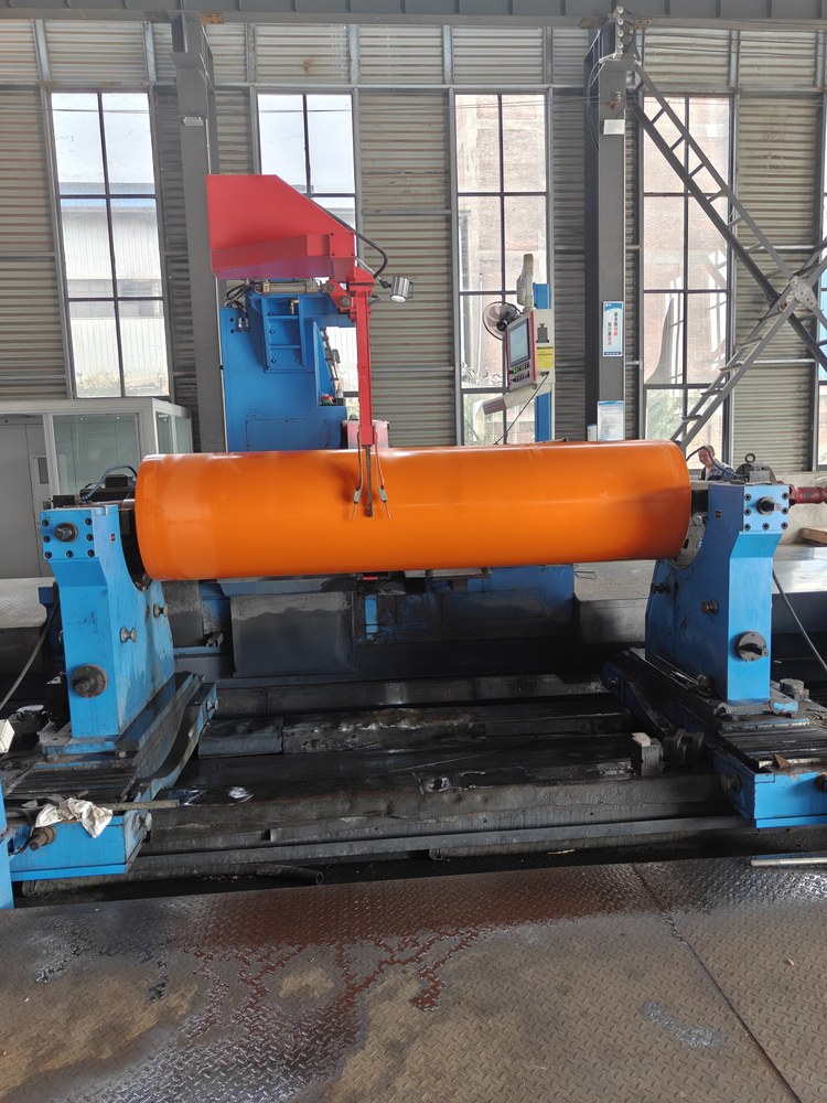 Press rolls with rubber covers used for cover material and nip loading=